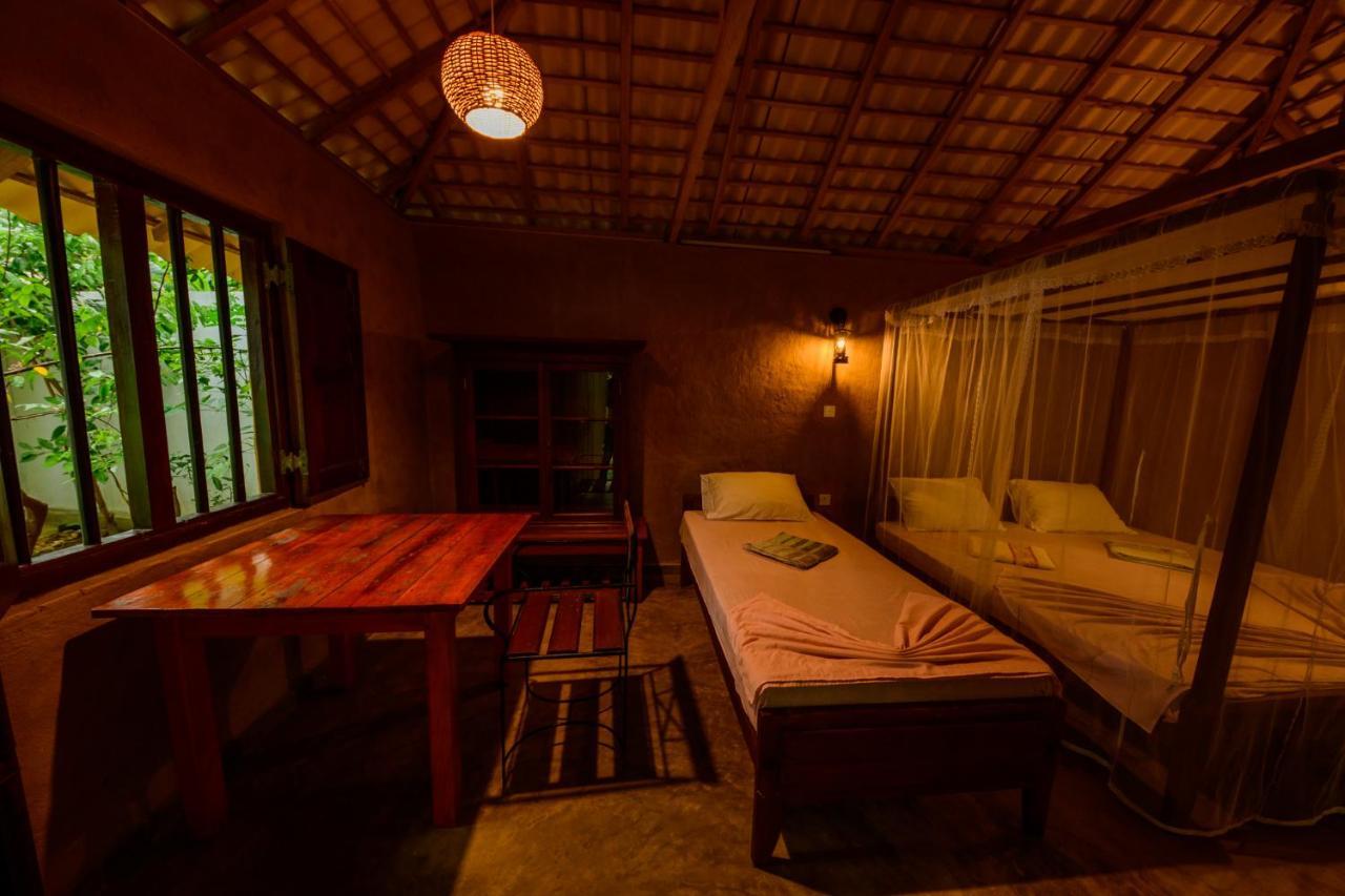 Villa Lotus Хіккадува Екстер'єр фото