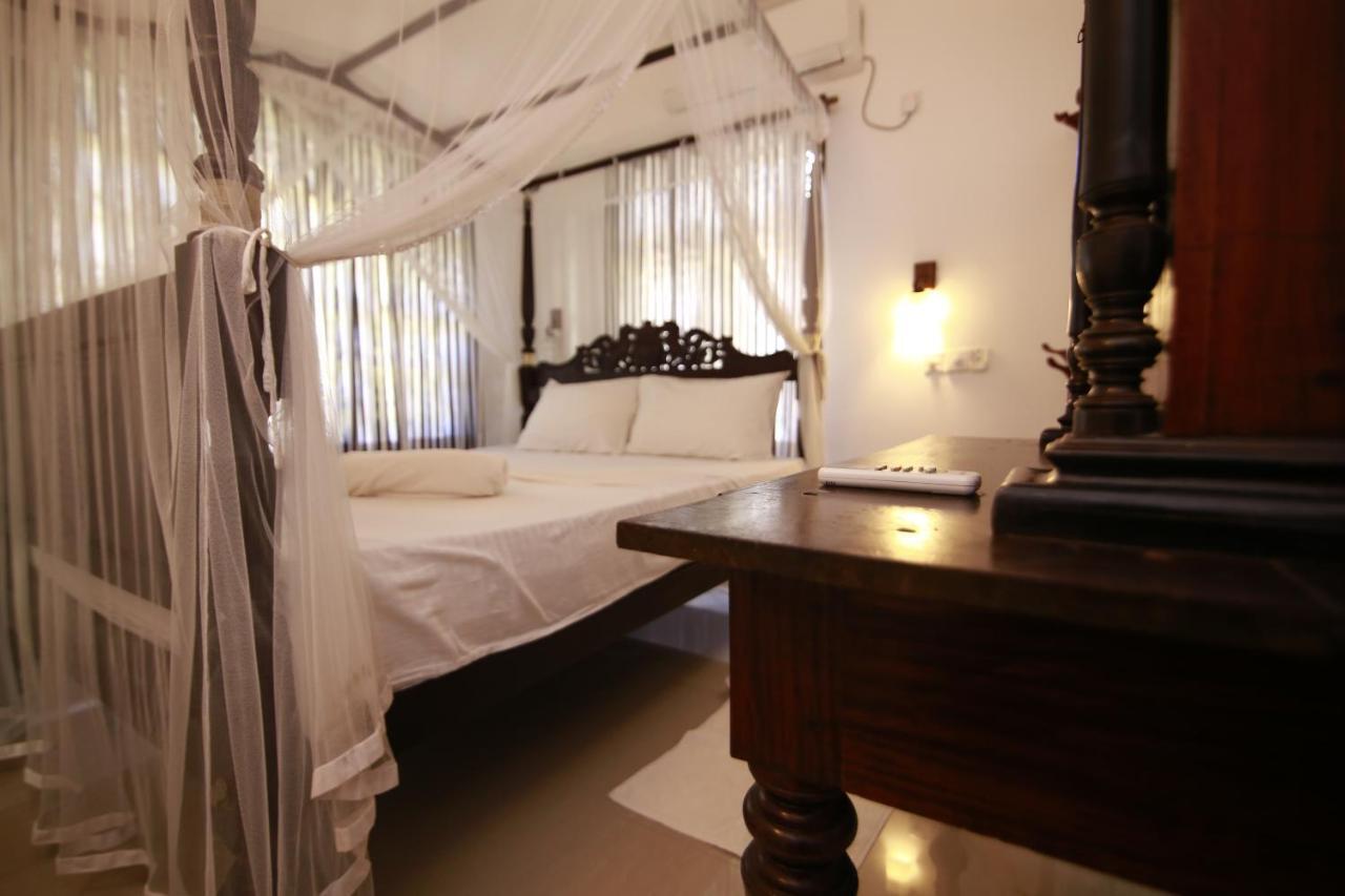 Villa Lotus Хіккадува Екстер'єр фото